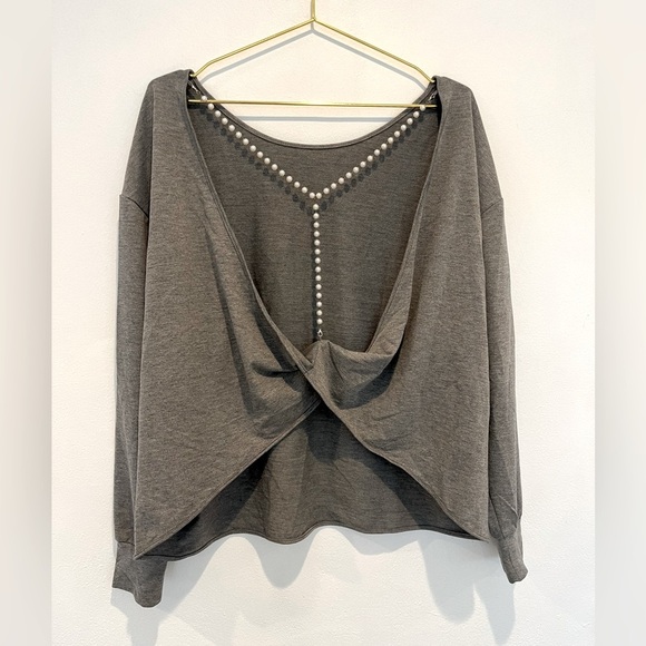 VENUS Sweaters - VENUS Pearl Open Back Gray Sweater Size Medium